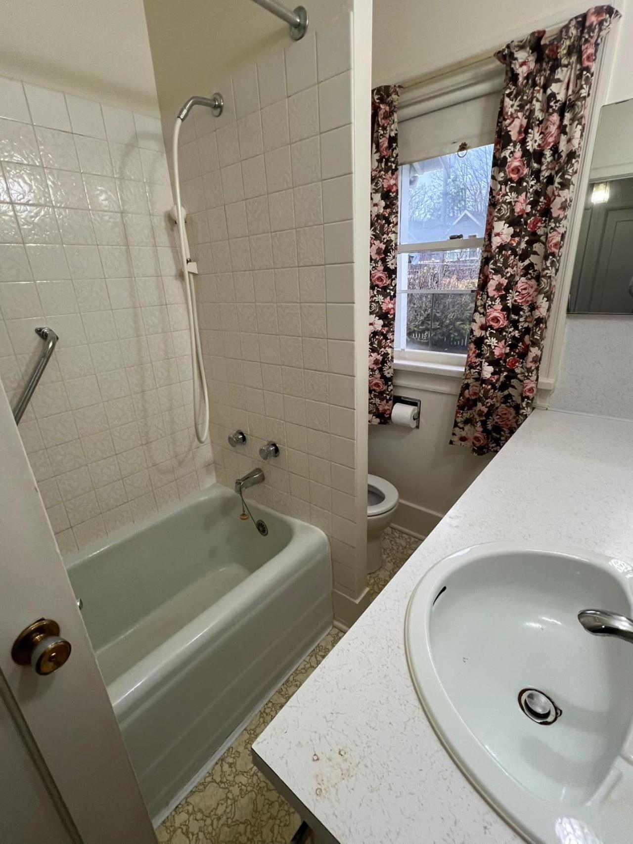 Vintage And Secluded In West Privatunterkunft