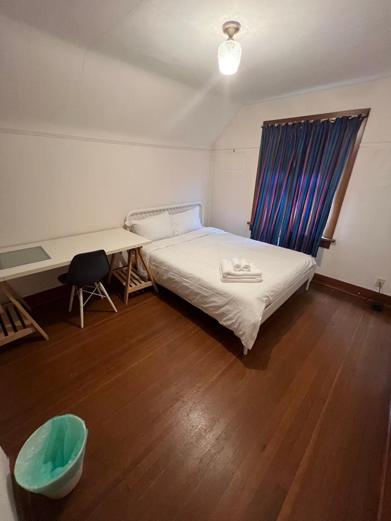 Privatunterkunft Vintage And Secluded In West *