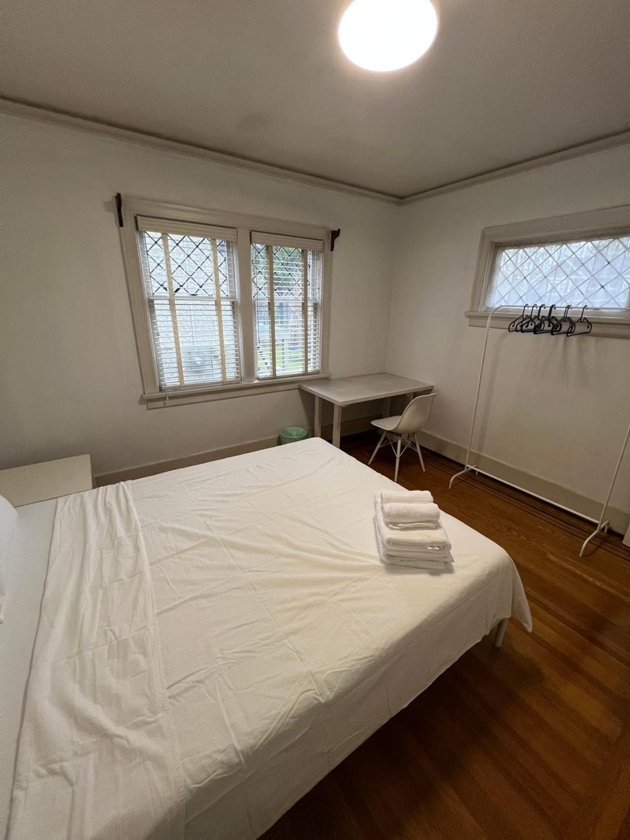 Vintage And Secluded In West Vancouver