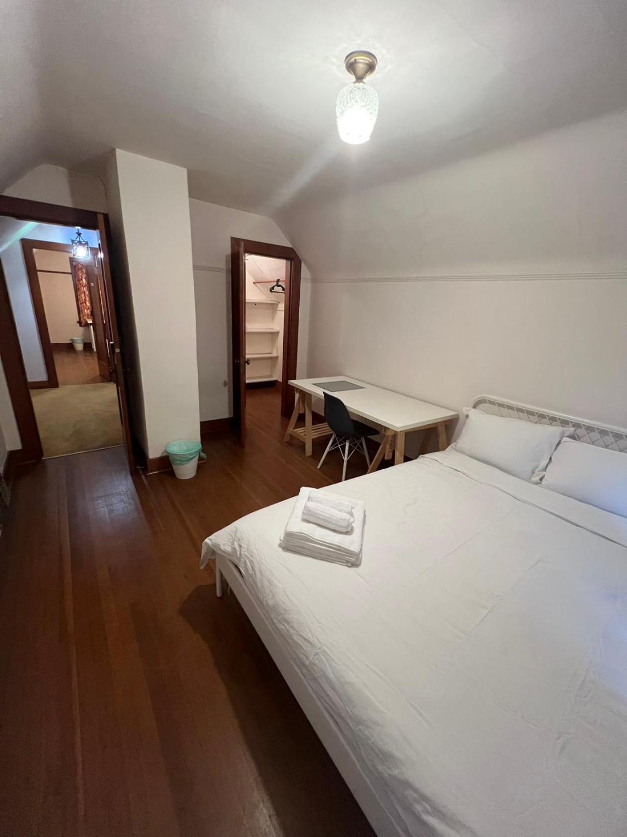 Privatunterkunft Vintage And Secluded In West