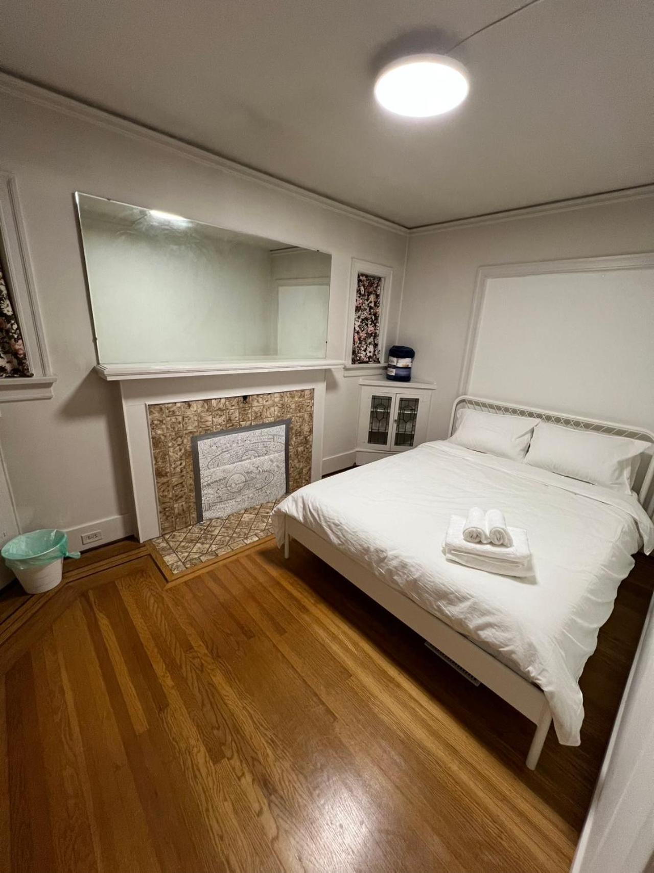 Vintage And Secluded In West Privatunterkunft Vancouver