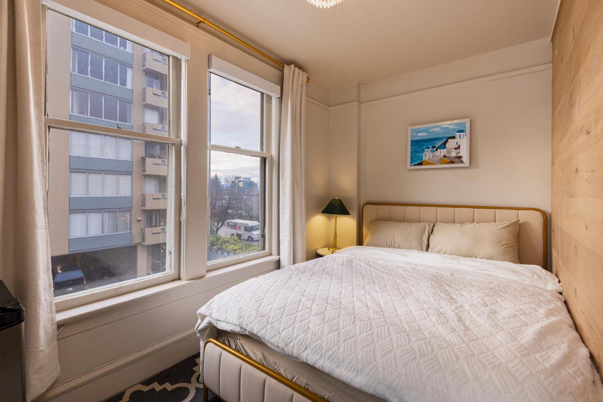 Hunter House Vancouver