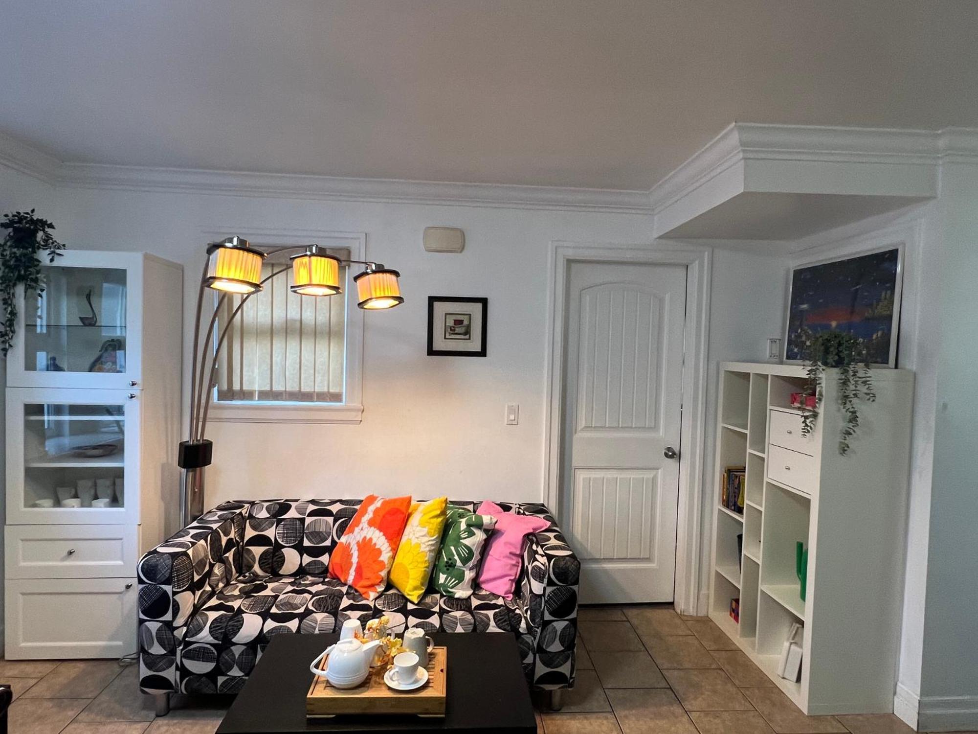 Two Bedrooms- A Warm House Privatunterkunft Vancouver