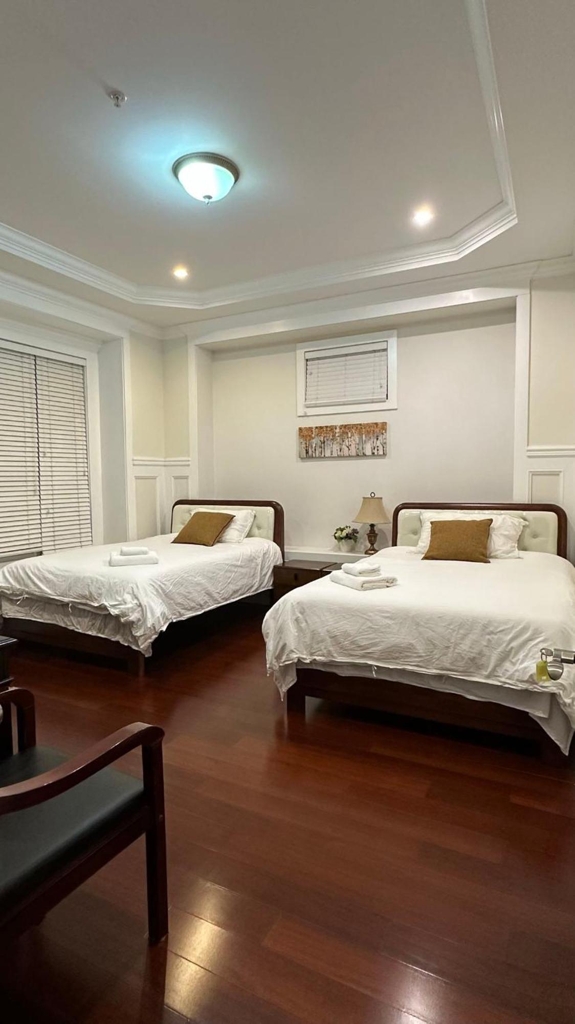 Gasthof Luxurious Getaway In Vancouver-private With Attached Bathroom Vancouver