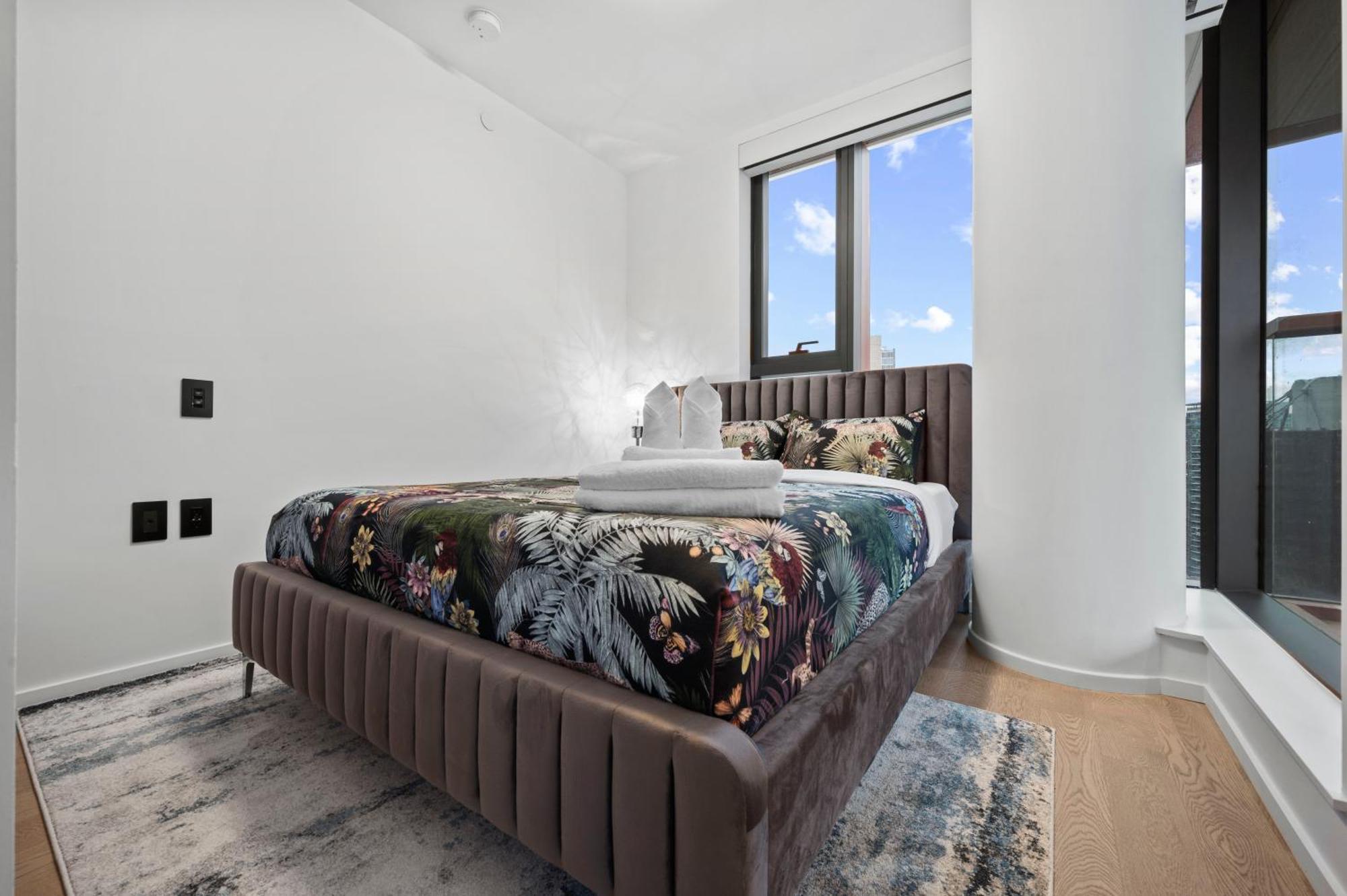 2br - Sauna, 24-7 Gym, Parking, With Gaggenau & Aesop Apartment