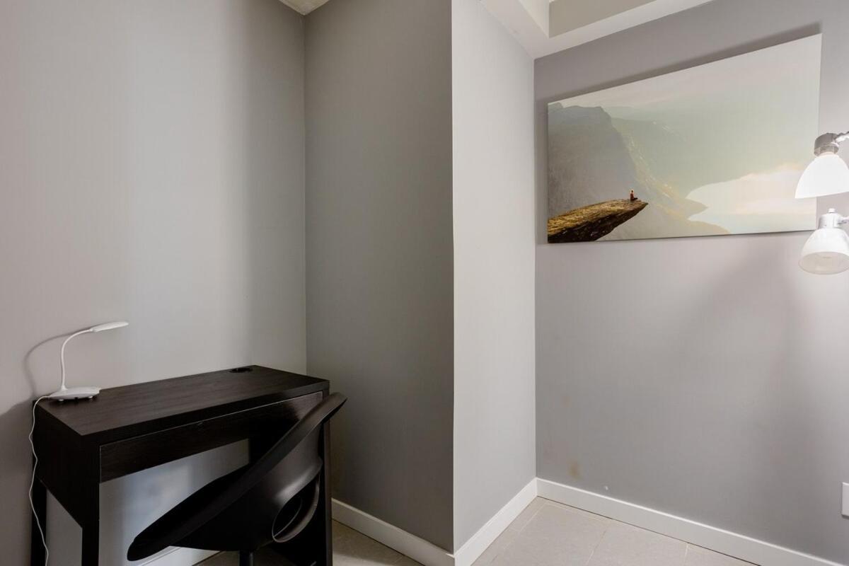 Apartment Dt Pool, Parking, And Panoramic Views Vancouver