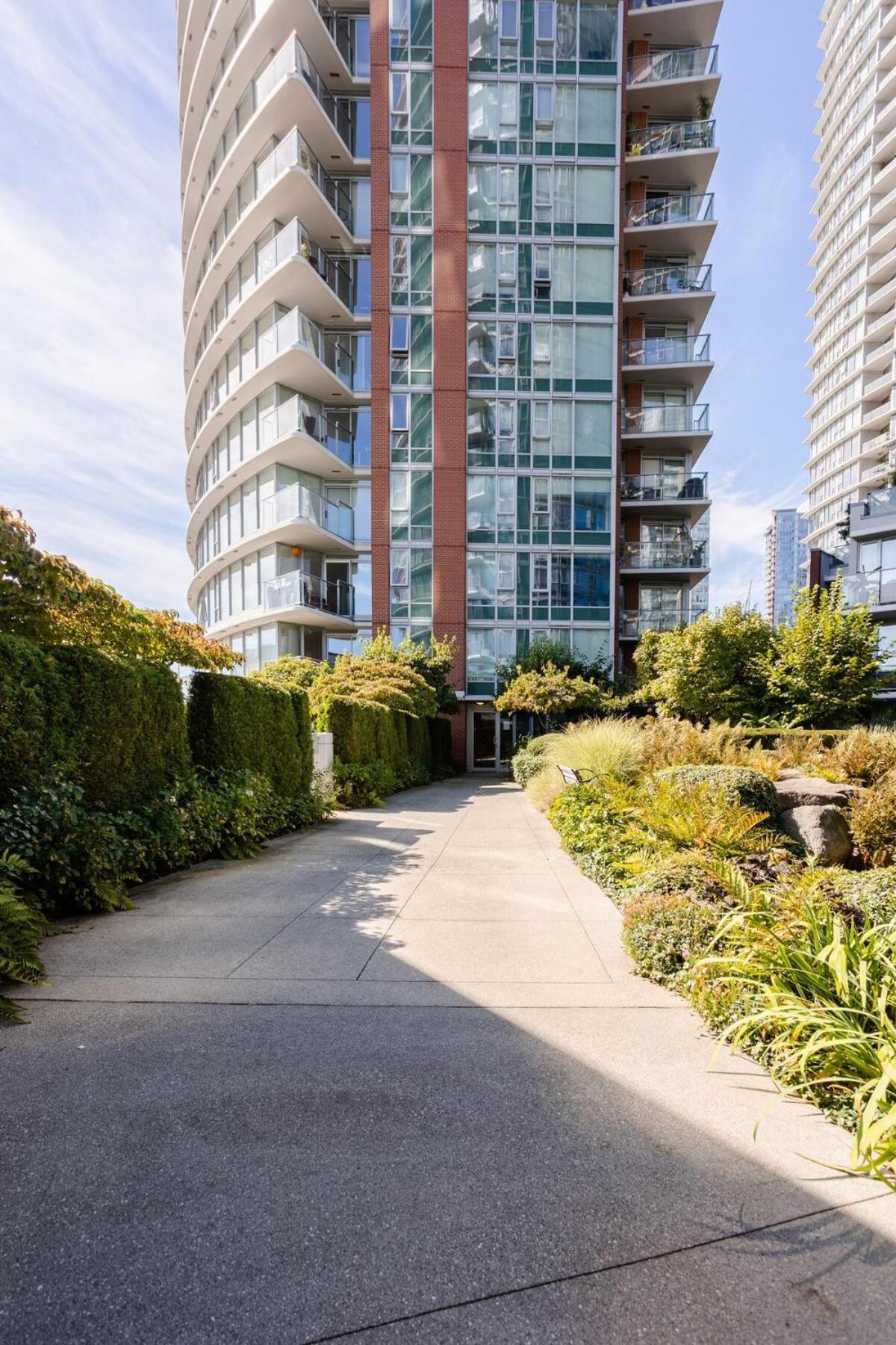 Dt Pool, Parking, And Panoramic Views * Vancouver