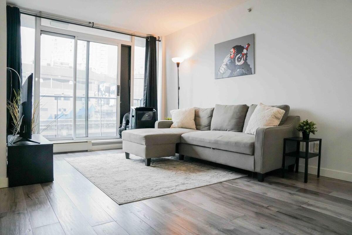 Apartment Dt Pool, Parking, And Panoramic Views Vancouver
