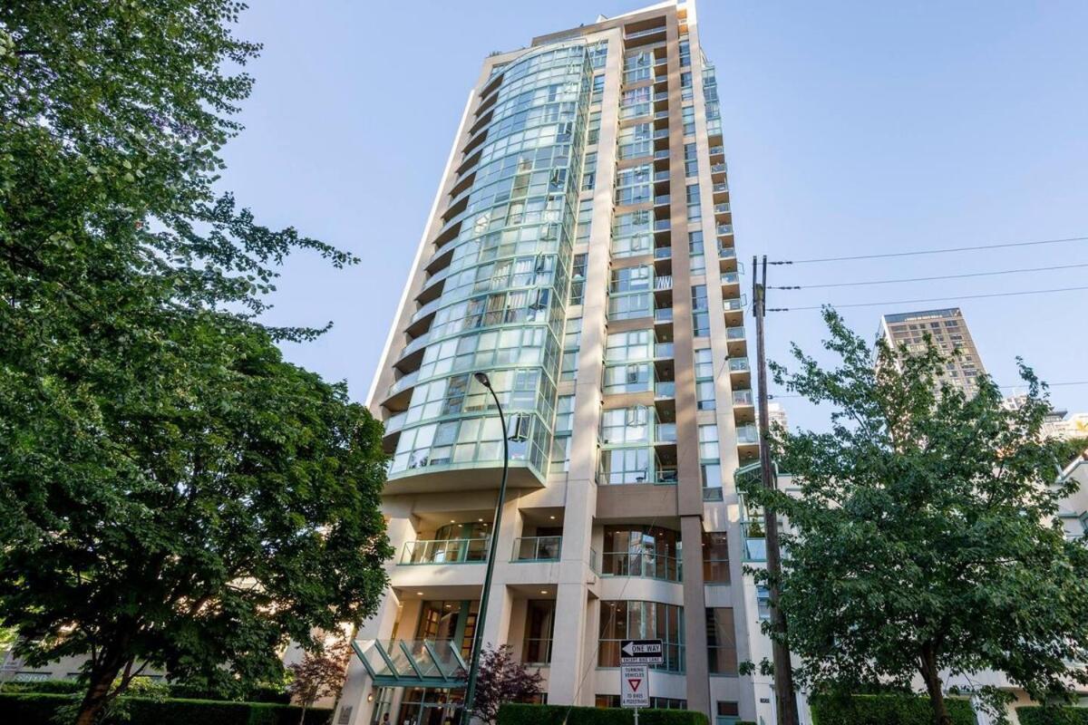 Luxury Side Yaletown Apartment *