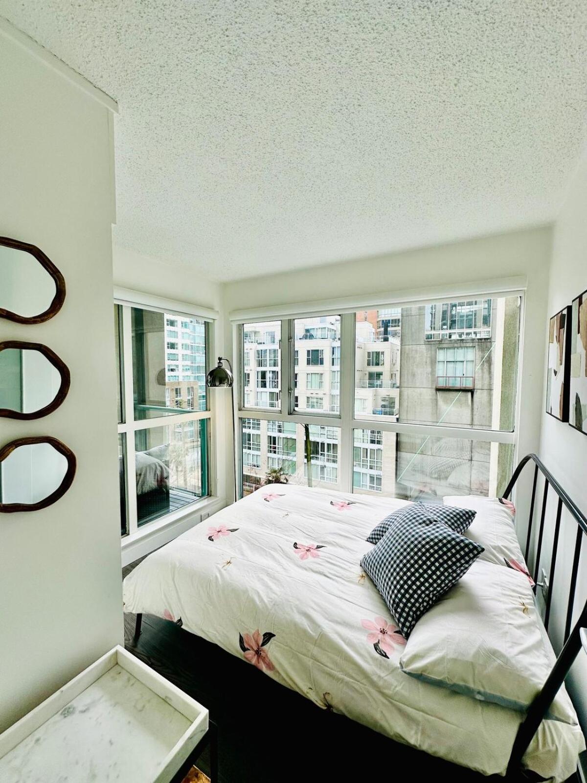 Luxury Side Yaletown Vancouver
