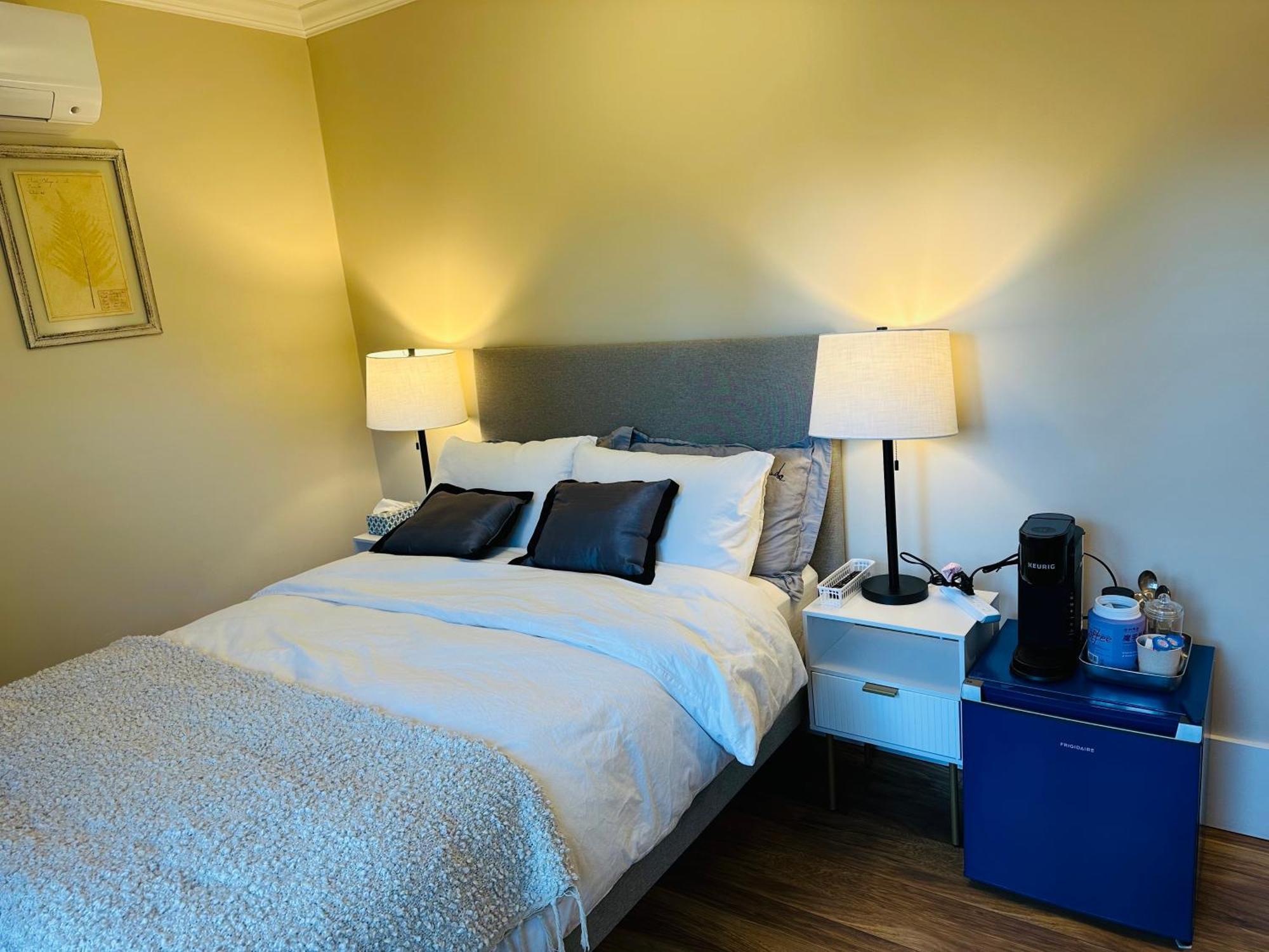 Shaughnessy Cozy Bedrooms Homestay *