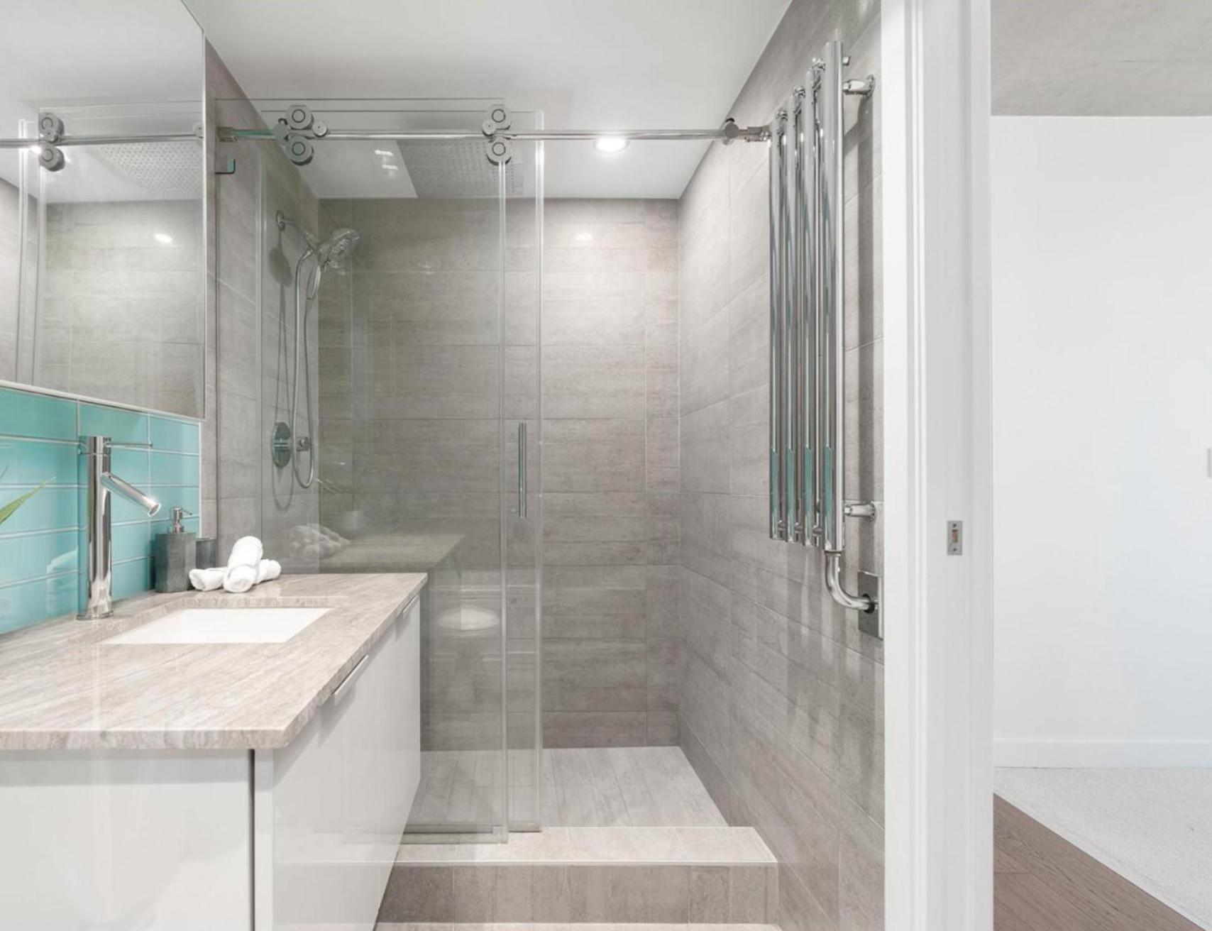 Apartment Cool, Classy & Chic Downtown *