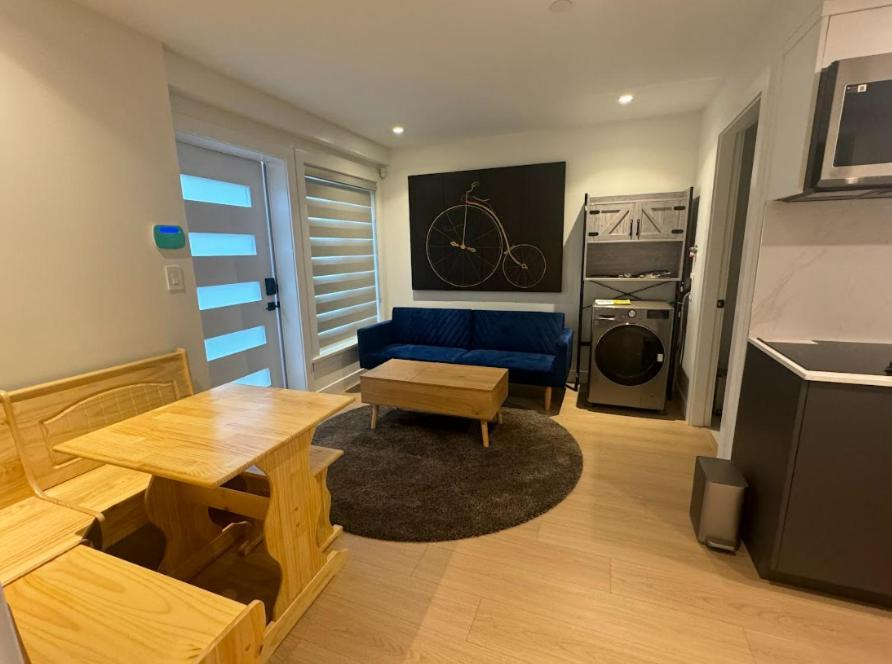 Private In The Heart Of Vancouver
