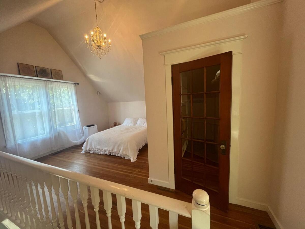 Villa 3 Level, Near Downtown! Vancouver