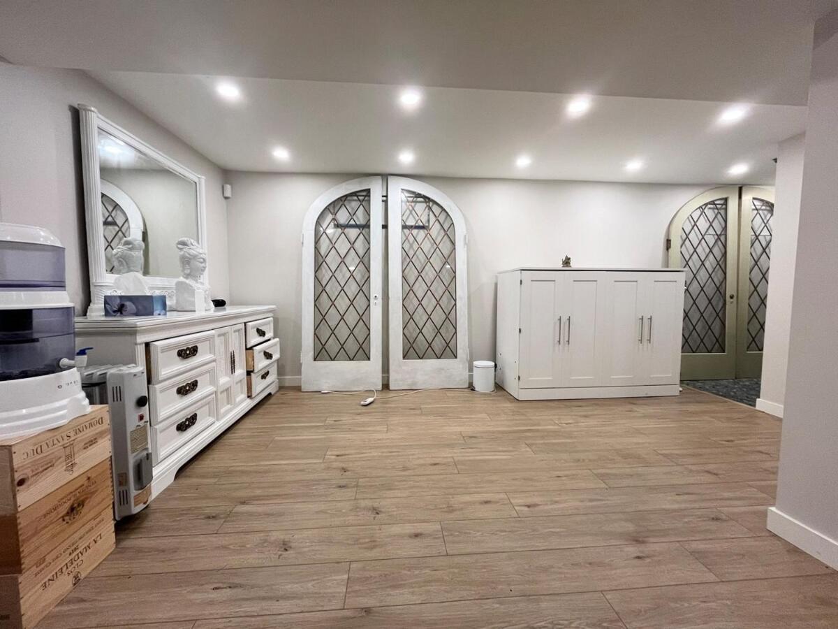 3 Level, Near Downtown! * Vancouver