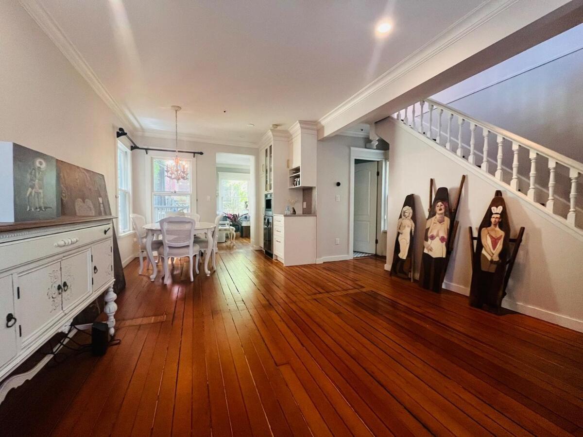 Villa 3 Level, Near Downtown! Vancouver