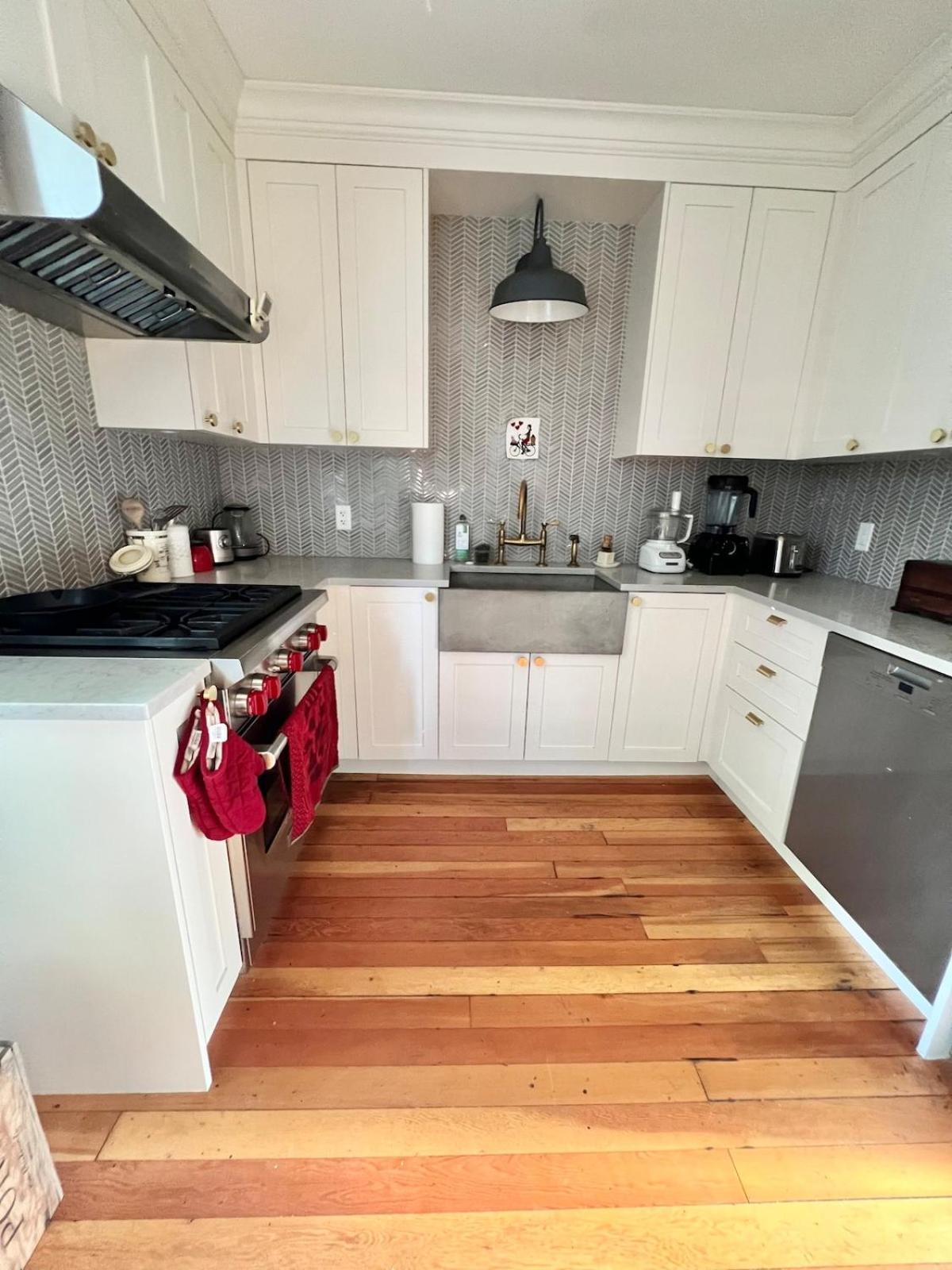 Villa 3 Level, Near Downtown! Vancouver