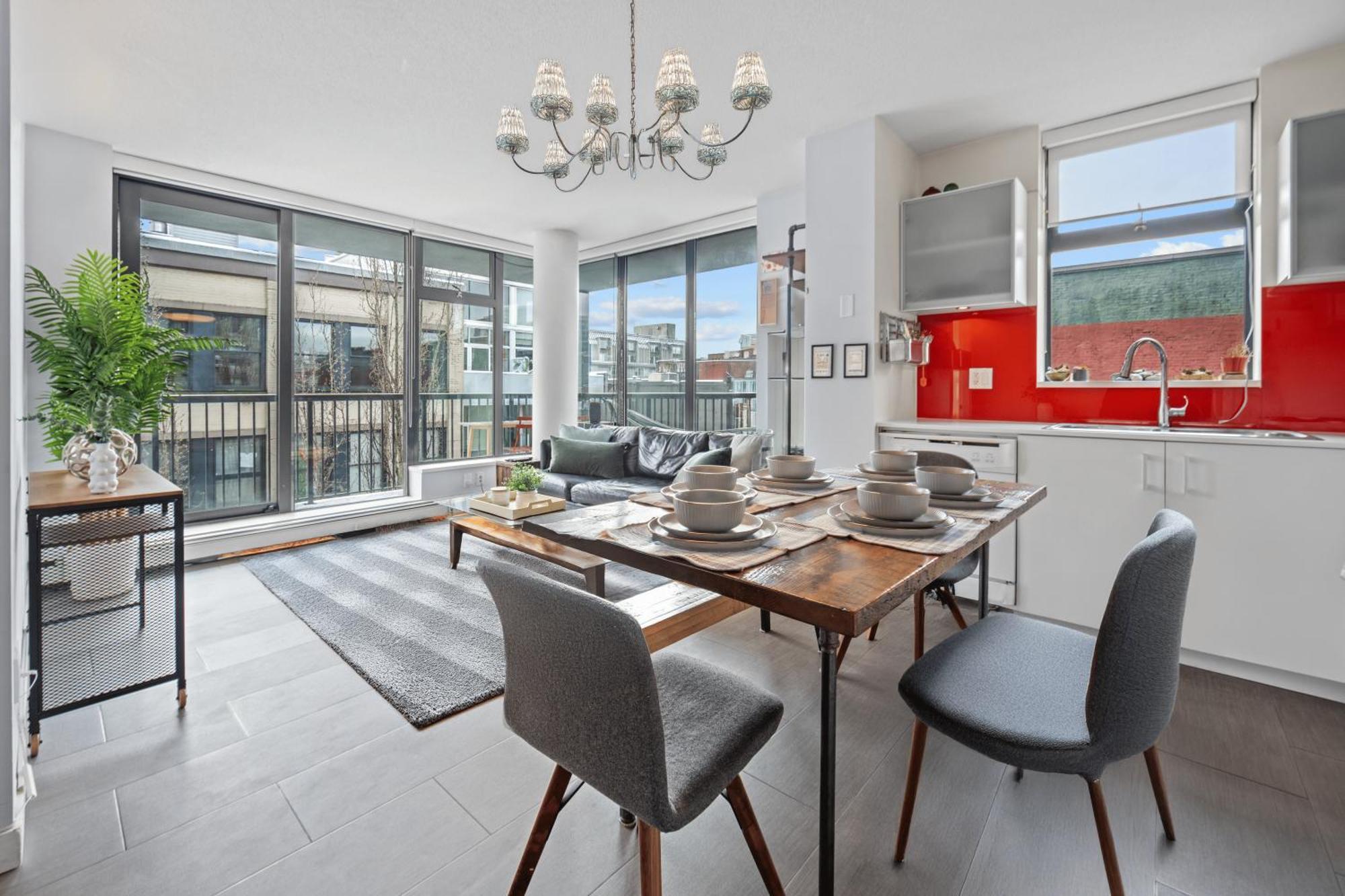 Fully Furnished 2 Bedroom In Trendy Gastown Location * Vancouver