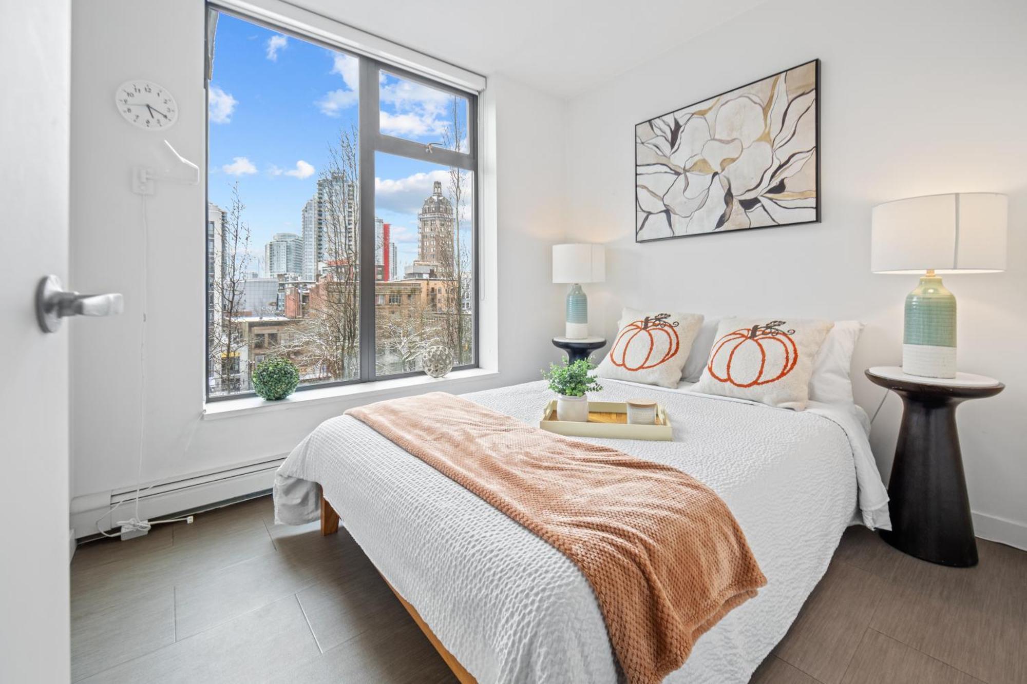 Fully Furnished 2 Bedroom In Trendy Gastown Location * Vancouver