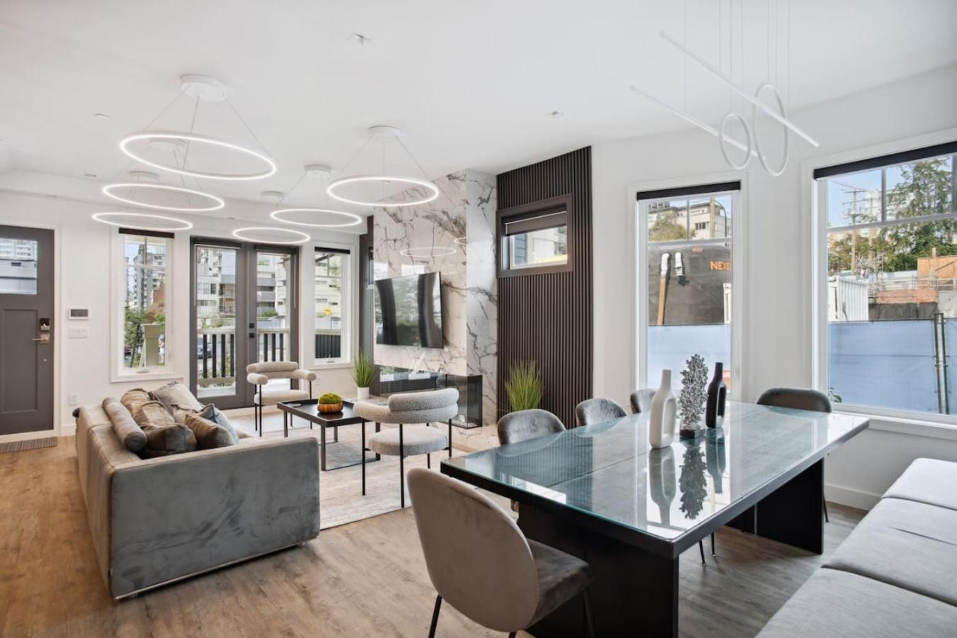 Luxury Downtown Near Holiday home Vancouver