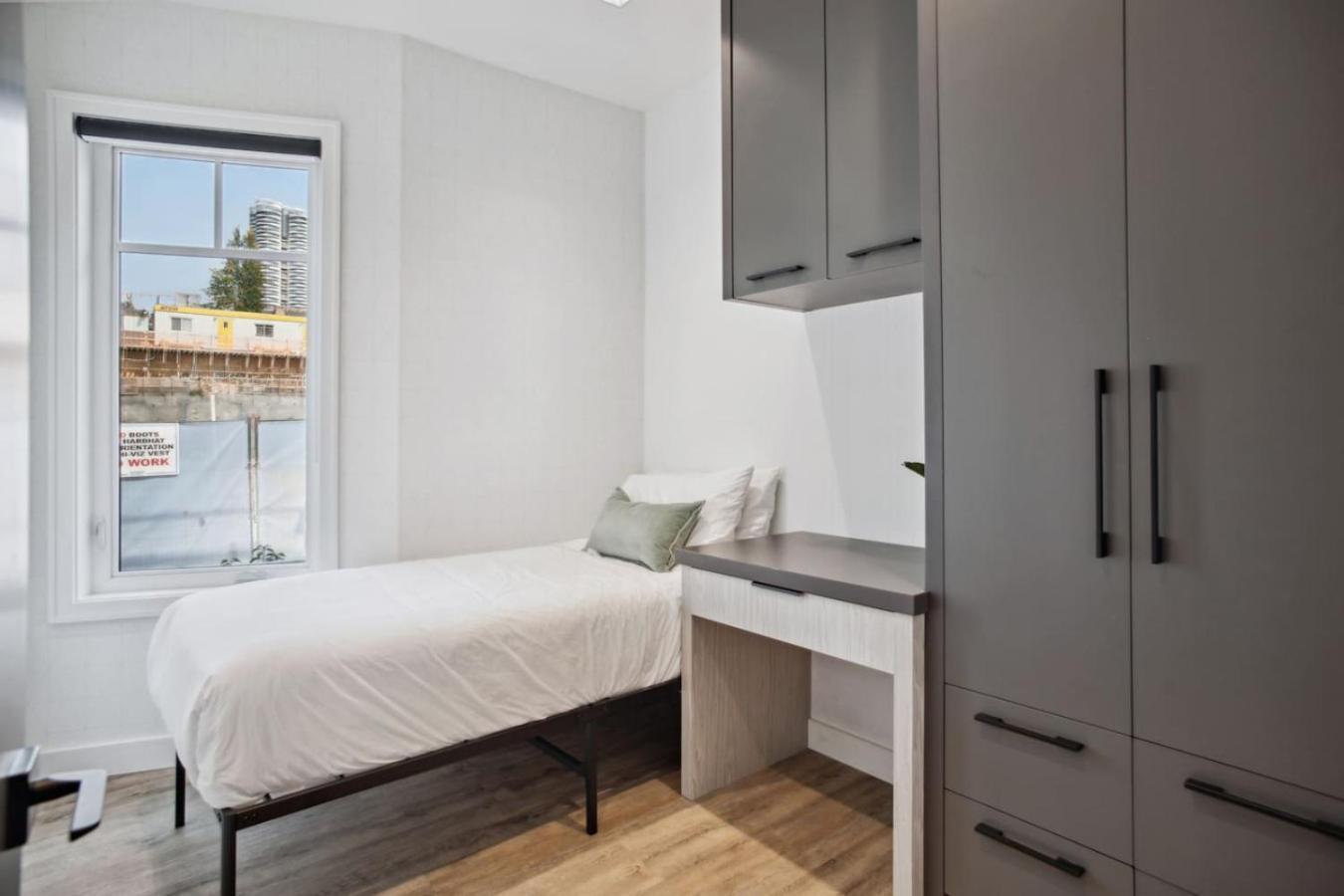 Luxury Downtown Near *