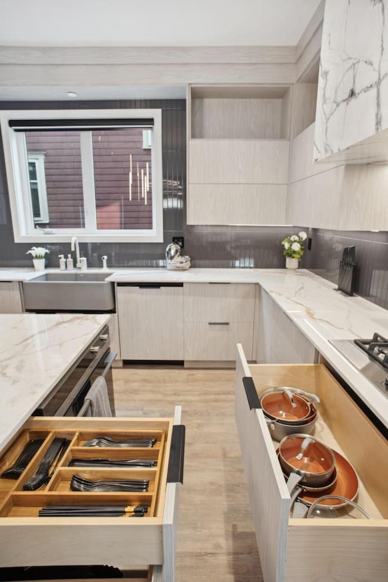 Luxury Downtown Near *