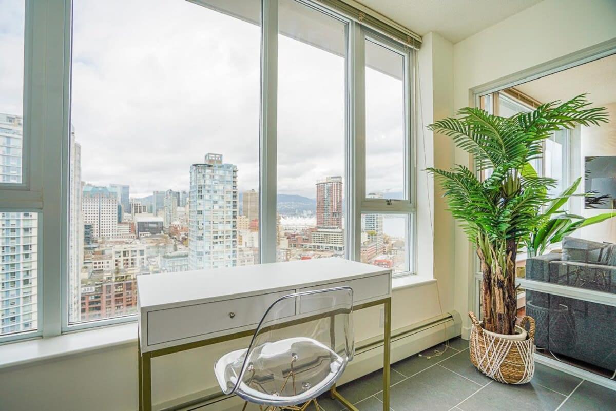Executive Unit With Spectacular Views