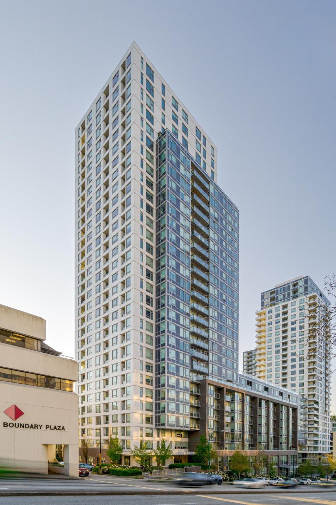 Modern, Apartment *