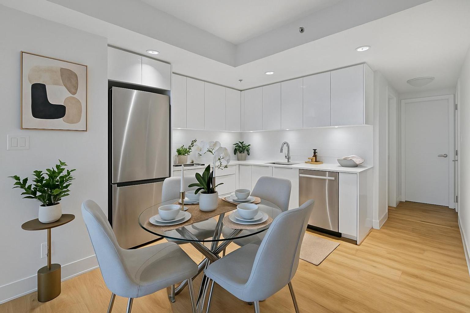 Elegant 2br Urban Oasis Steps From Everything