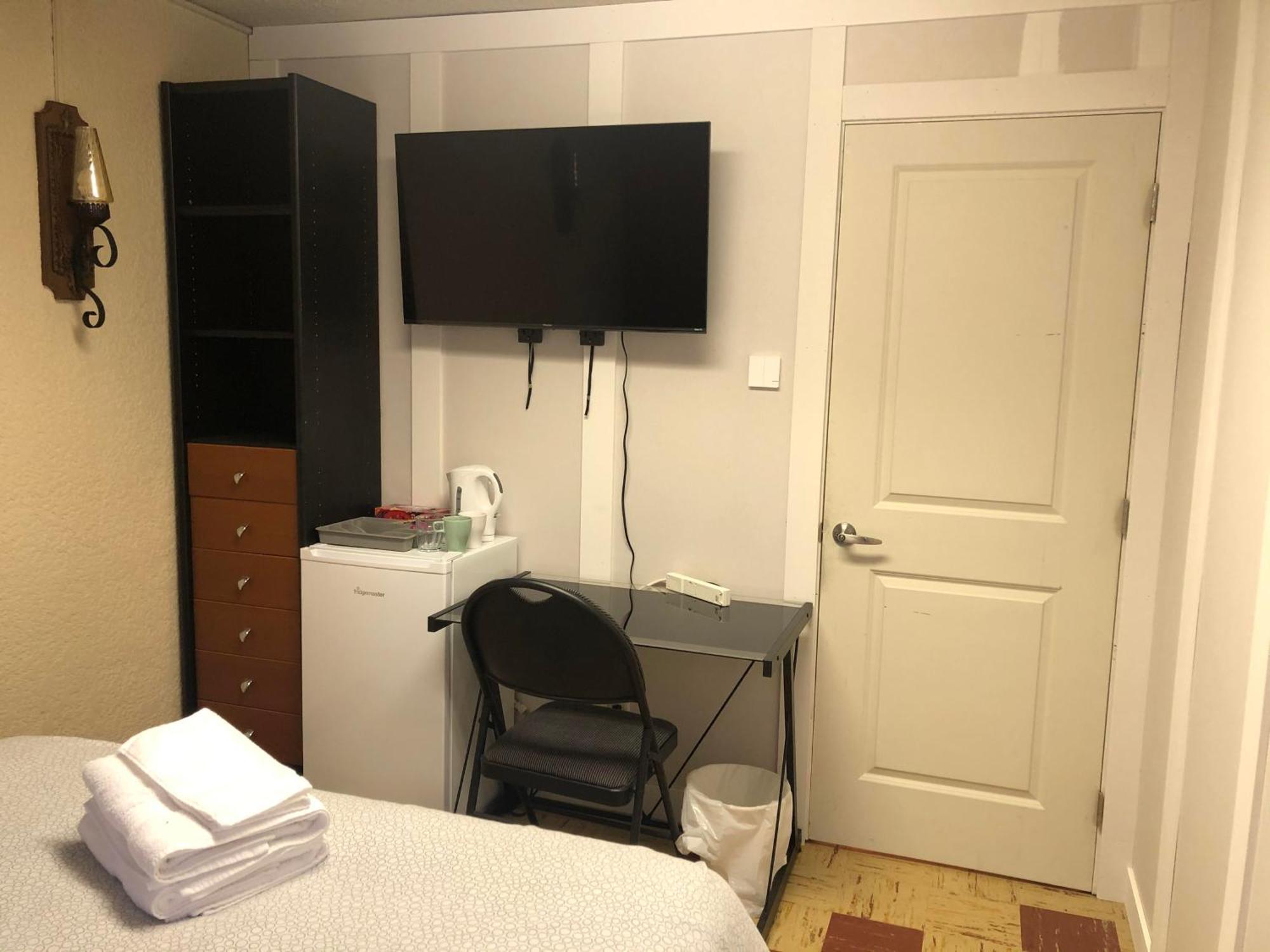 Homestay Comfort Near Subway Station, Bus And Downtown