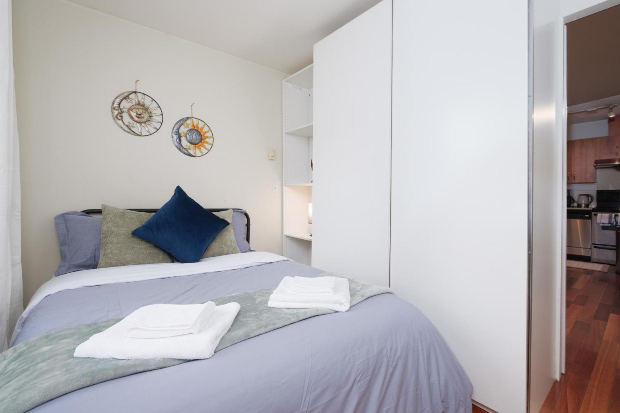 Loft Stylish Near Everything Vancouver