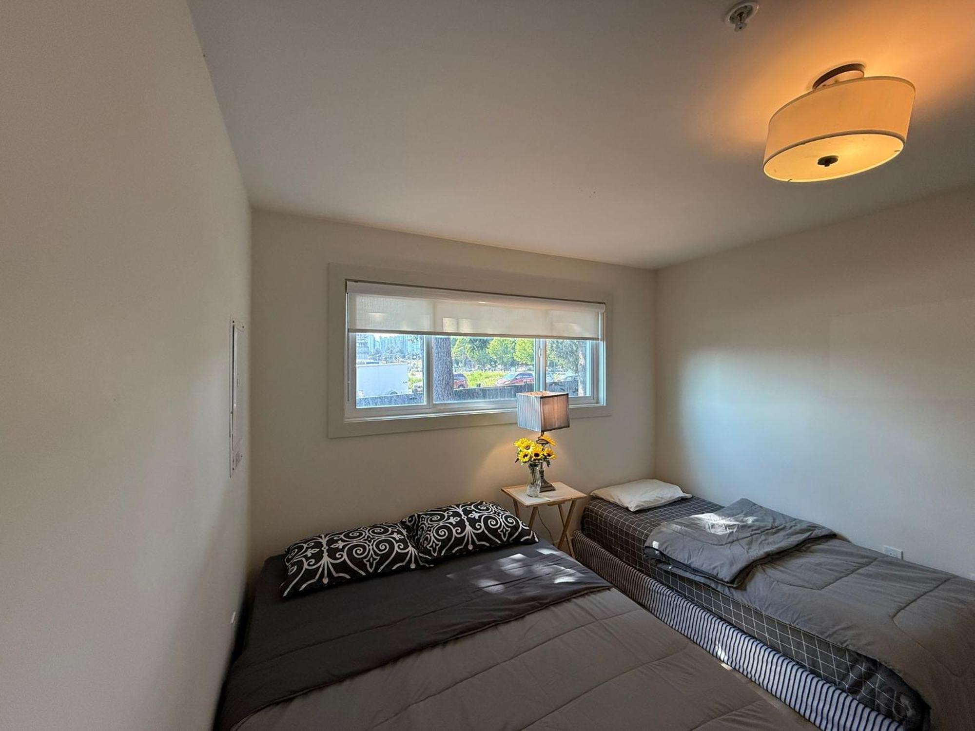Cosy Near Downtown Vancouver- Walk To Science World Skytrain & Waterfront- 525 Malkin Avenue * Vancouver