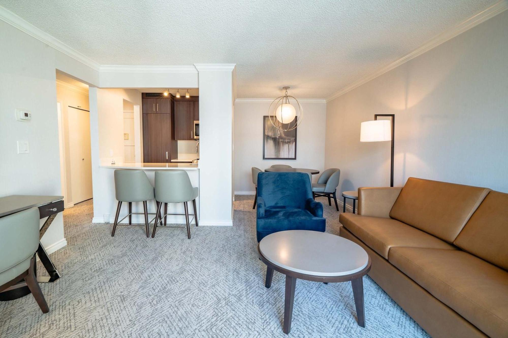 Hotel La Grande At The Sutton Place Vancouver