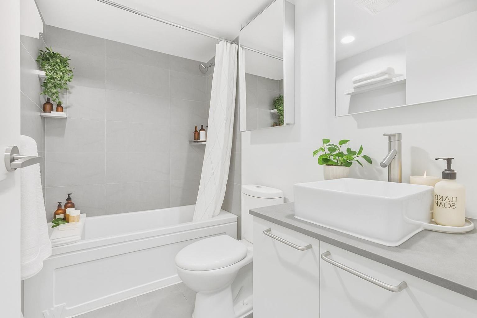 Apartment Urban 2br Gem Close To Bc Place And Downtown Core *