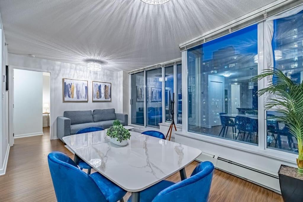 Apartment Downtown With Great Views *