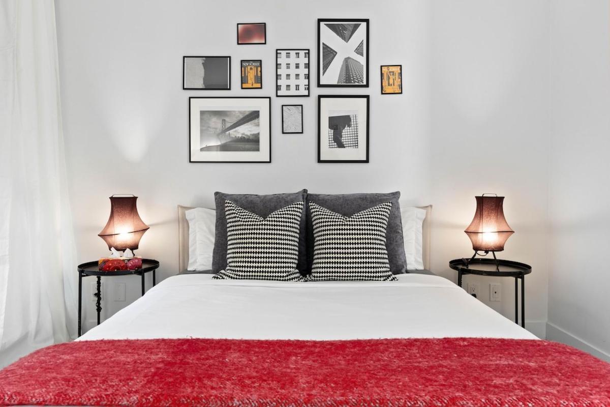 Apartment Modern Yaletown Townhouse With Balcony And Sleeps 9 Guests