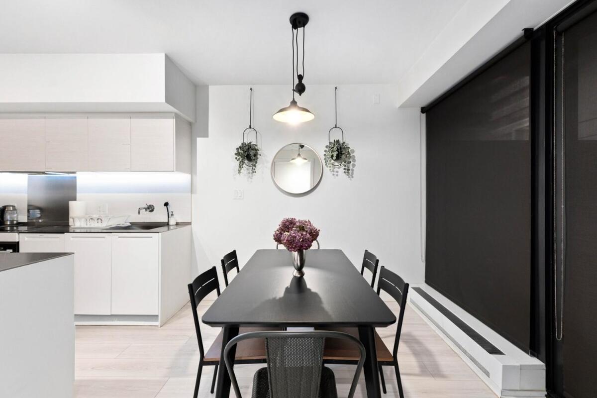 Modern Yaletown Townhouse With Balcony And Sleeps 9 Guests Apartment *