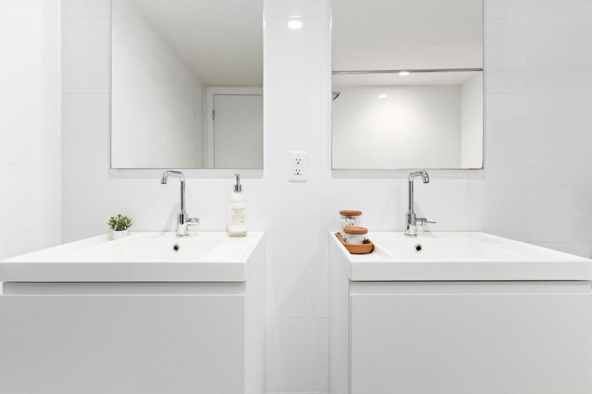 Apartment Modern Yaletown Townhouse With Balcony And Sleeps 9 Guests *
