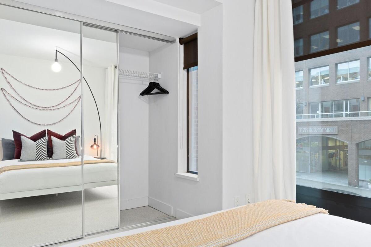 Modern Yaletown Townhouse With Balcony And Sleeps 9 Guests Apartment Vancouver
