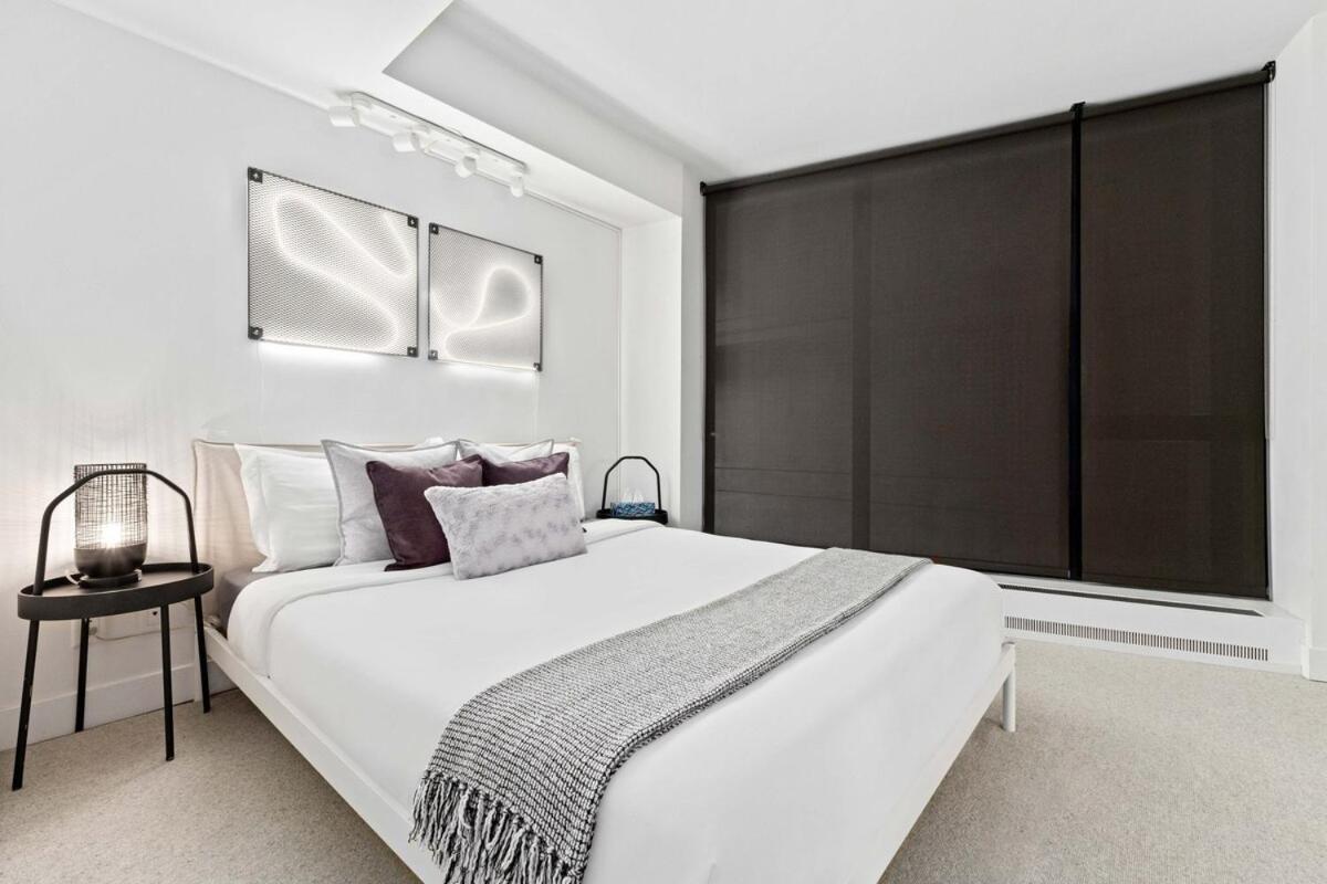 Modern Yaletown Townhouse With Balcony And Sleeps 9 Guests Apartment