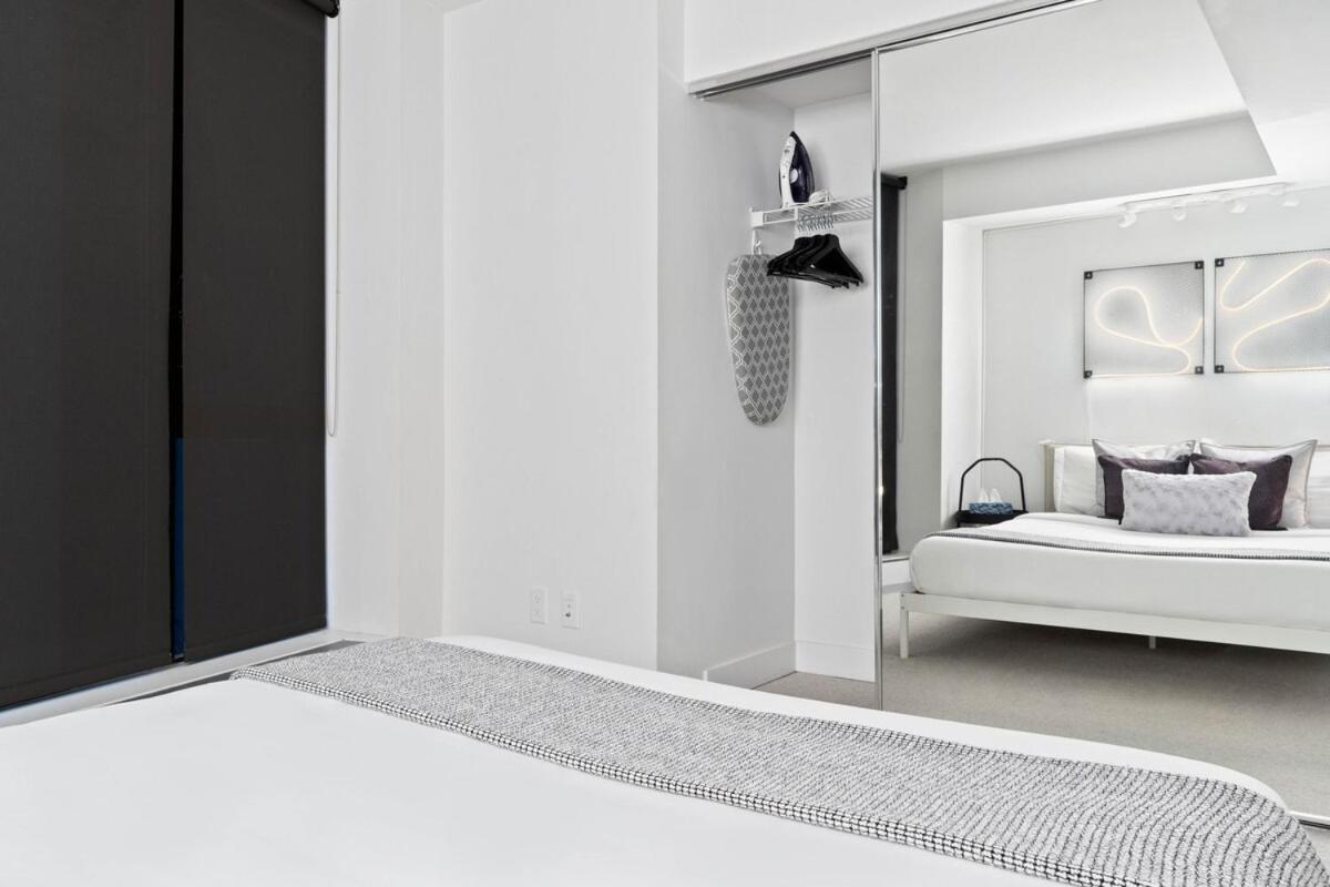 Modern Yaletown Townhouse With Balcony And Sleeps 9 Guests Vancouver