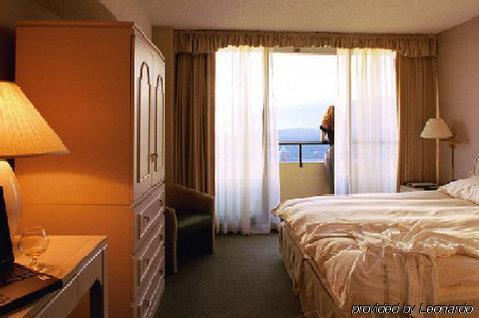 The Empire Landmark 3* Vancouver