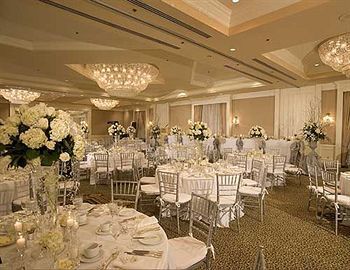 Hotel La Grande At The Sutton Place Vancouver