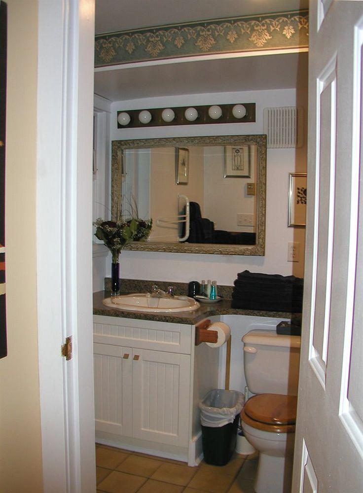 A @ Kitsilano Apartment *