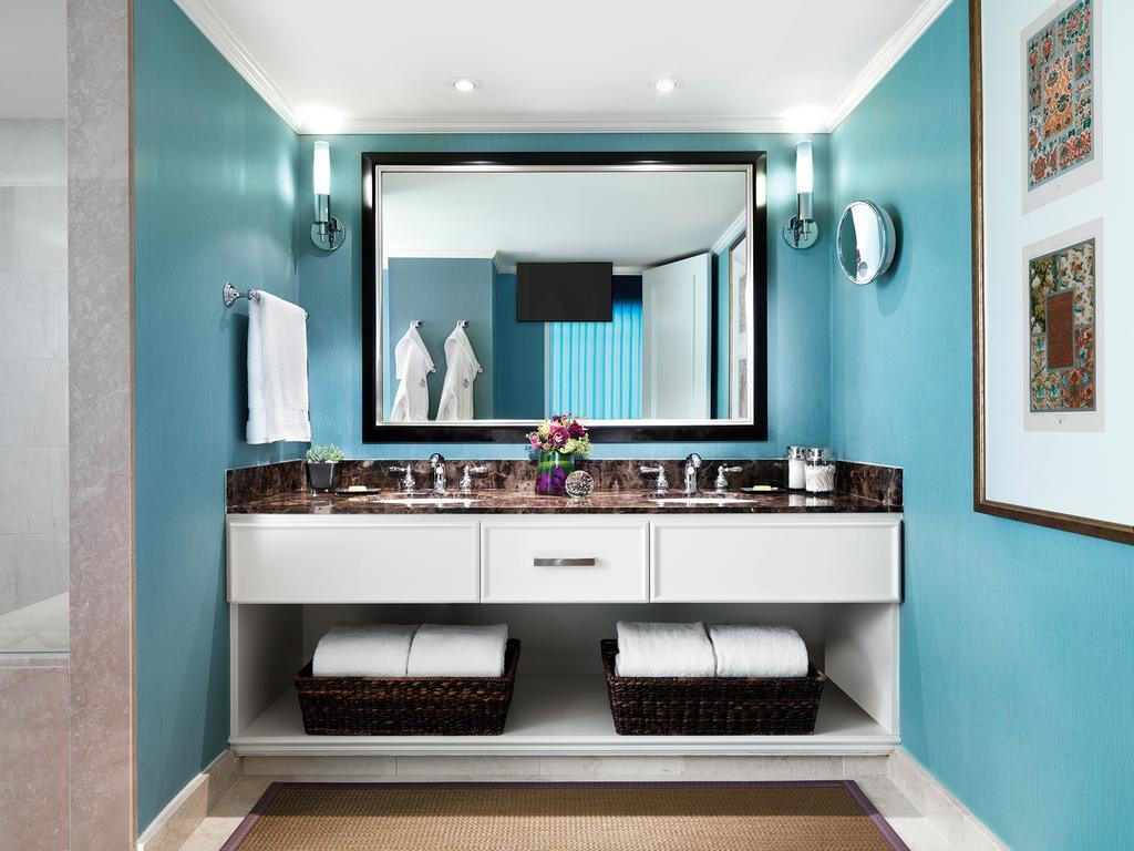 Four Seasons Hotel 5*