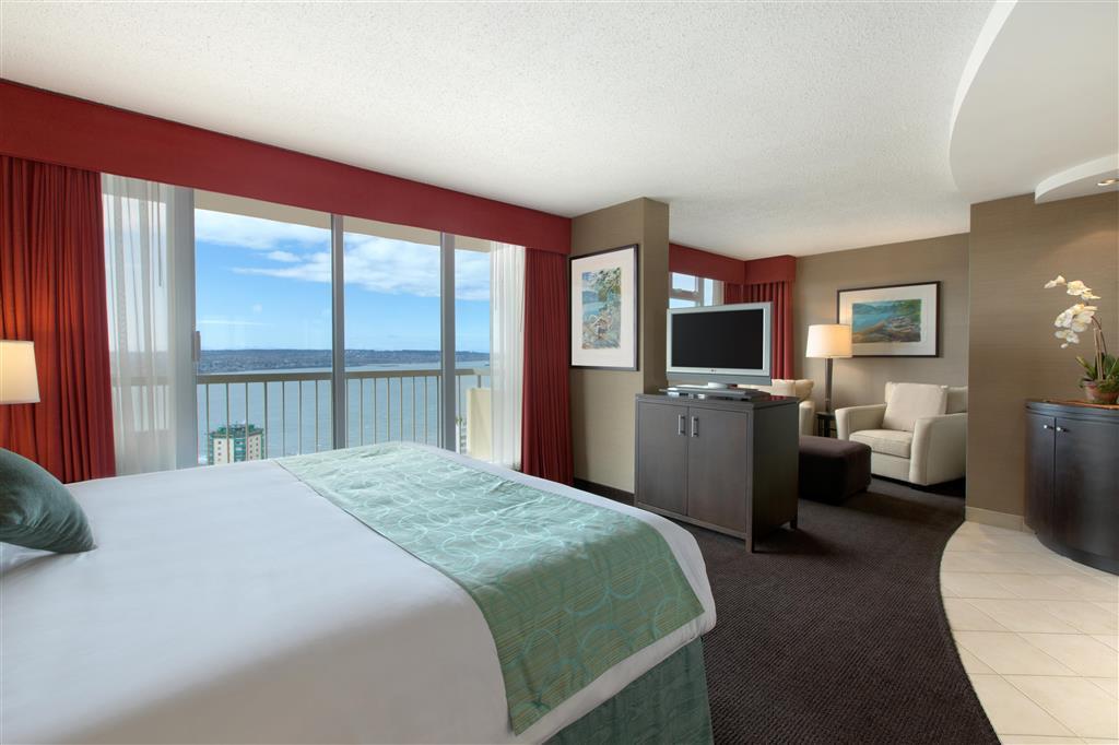 Coast Plaza And 3*