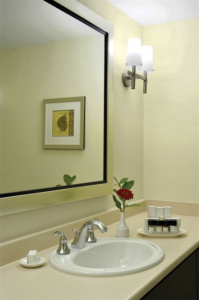 La Grande At The Sutton Place Hotel