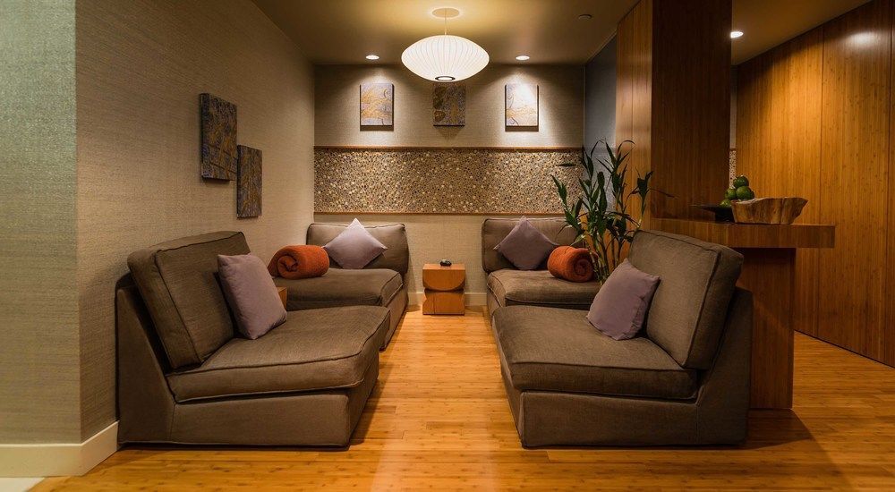 Hotel La Grande At The Sutton Place Vancouver