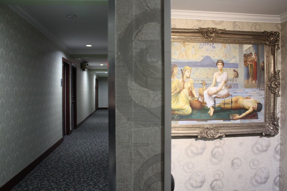 The Deluxe Hotel Vancouver