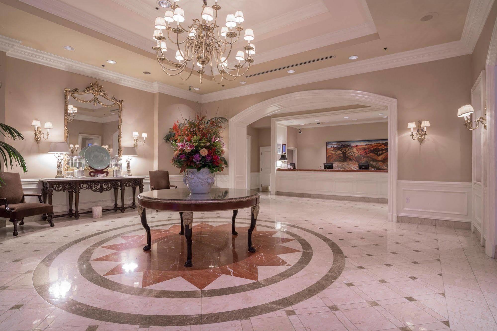 Hotel La Grande At The Sutton Place